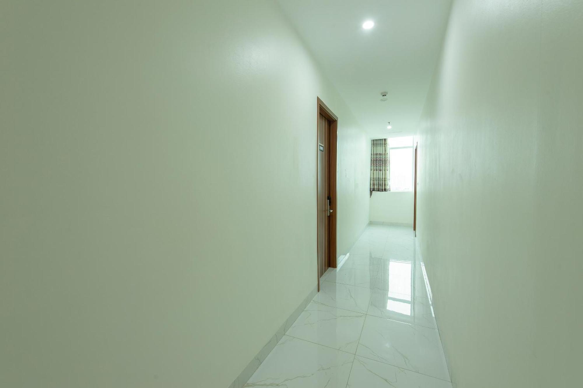 Capital O 417 Truong Son Hotel Hanoi Kültér fotó