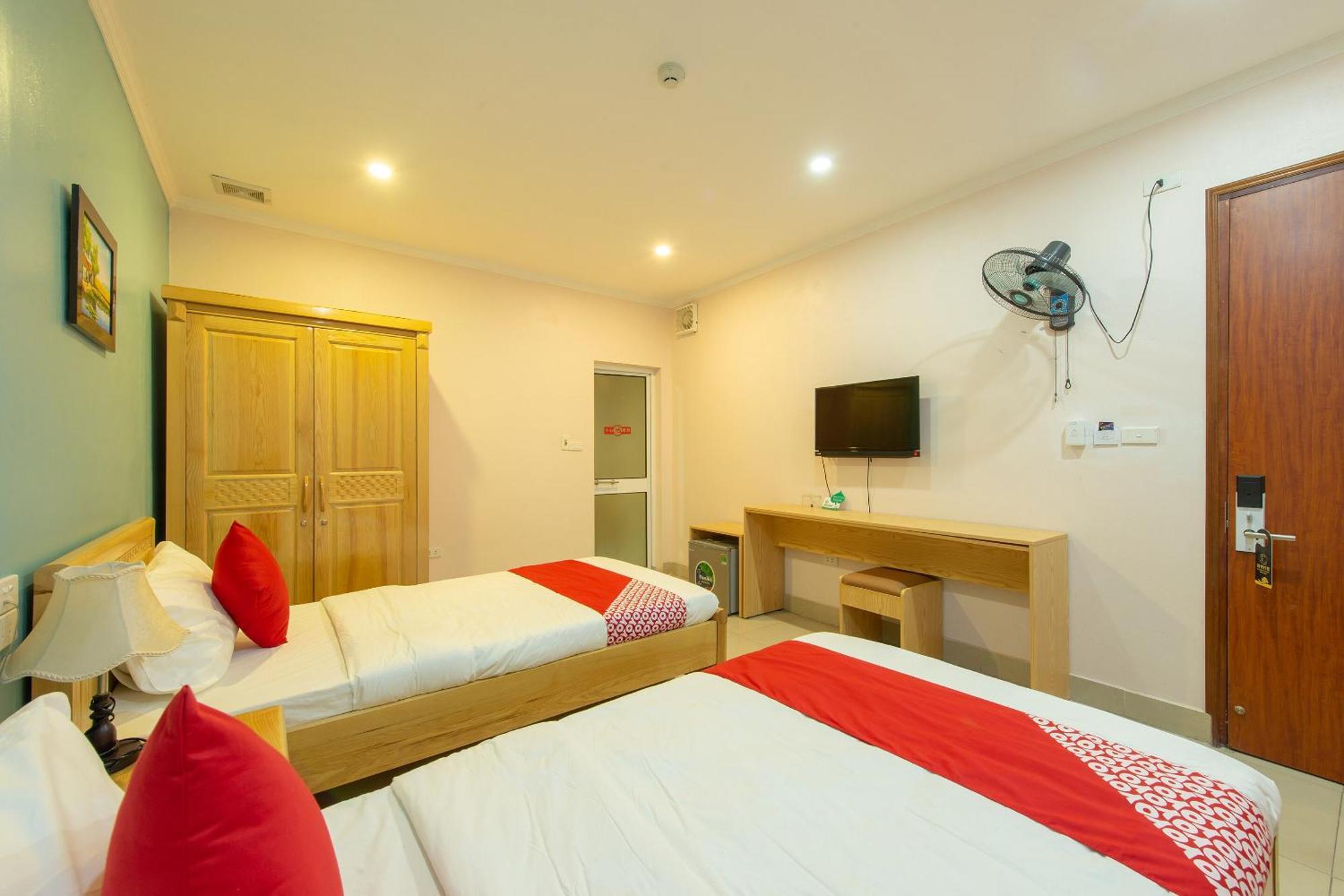 Capital O 417 Truong Son Hotel Hanoi Kültér fotó