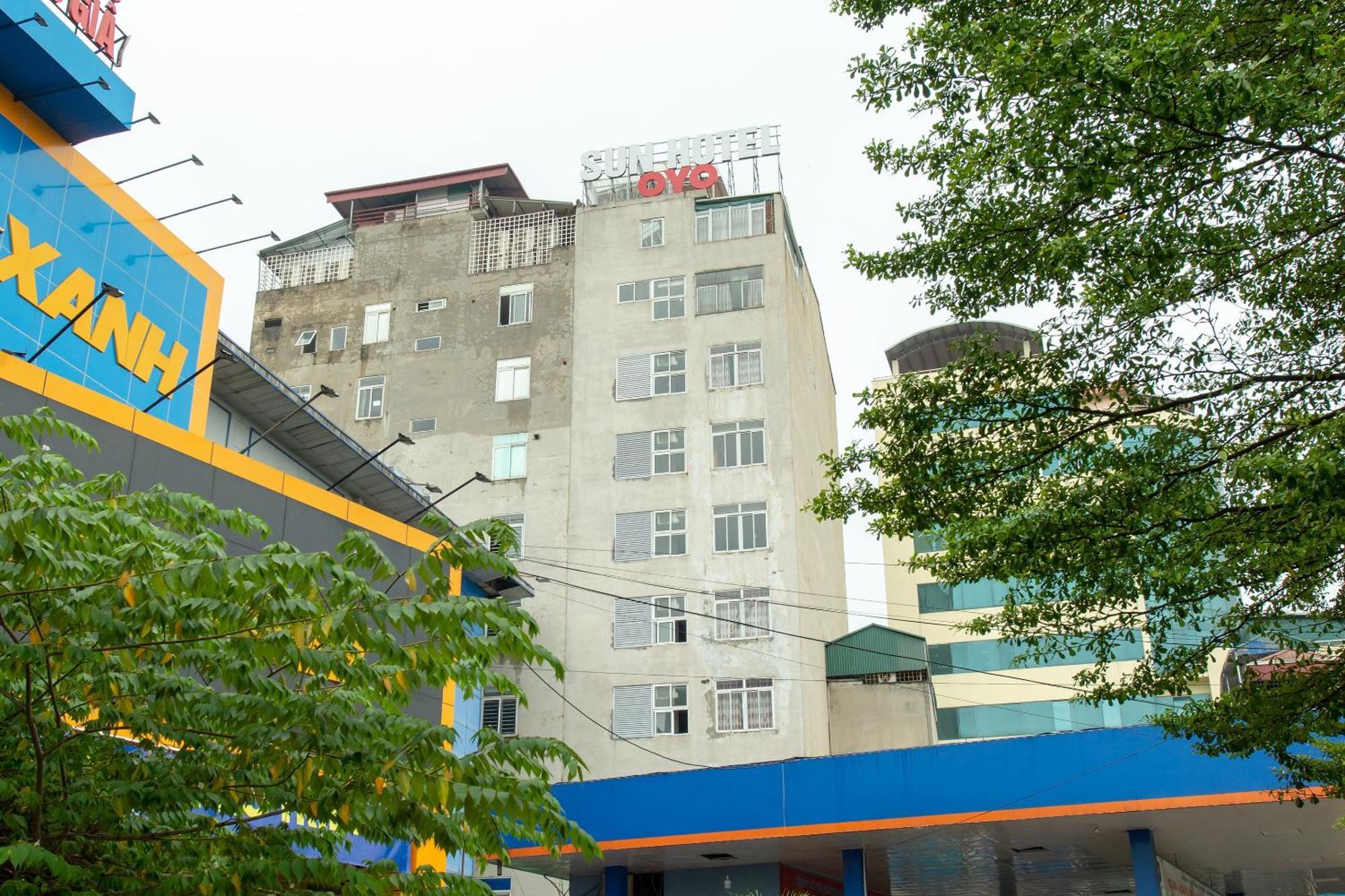 Capital O 417 Truong Son Hotel Hanoi Kültér fotó